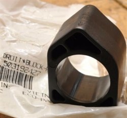 Втулка правая(503192427) - фото 13306