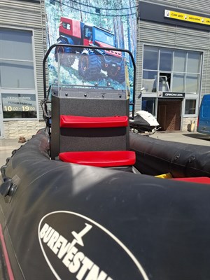 Лодка Буревестник 580 ST в комплекте с ПЛМ  MERCURY 115  и прицепом - фото 19045